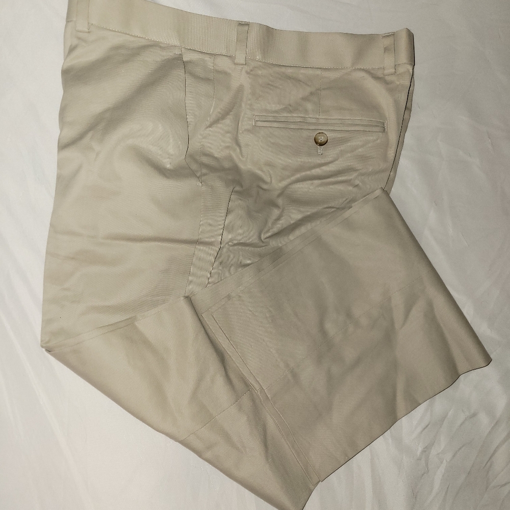 New EXPRESS Mens Khakis